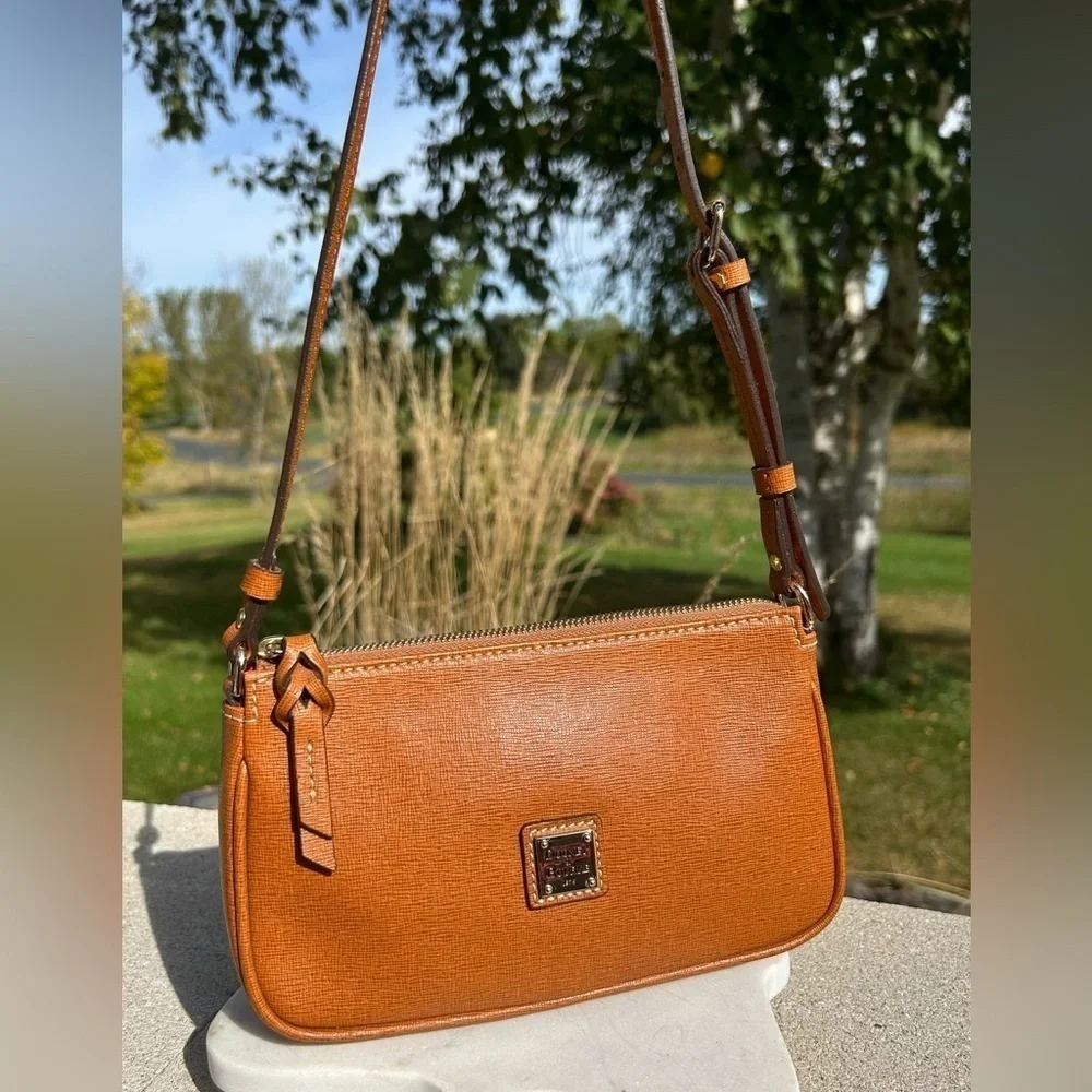 Dooney & Bourke Lexi Saffiano Leather Crossbody Shoulder Purse NWOT